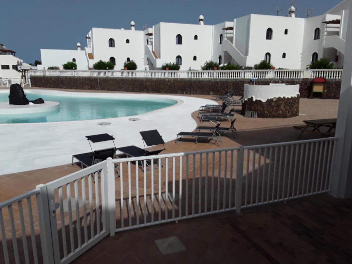 Le Parisien Apartment Costa Teguise Bagian luar foto