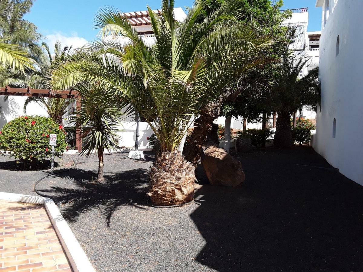 Le Parisien Apartment Costa Teguise Bagian luar foto