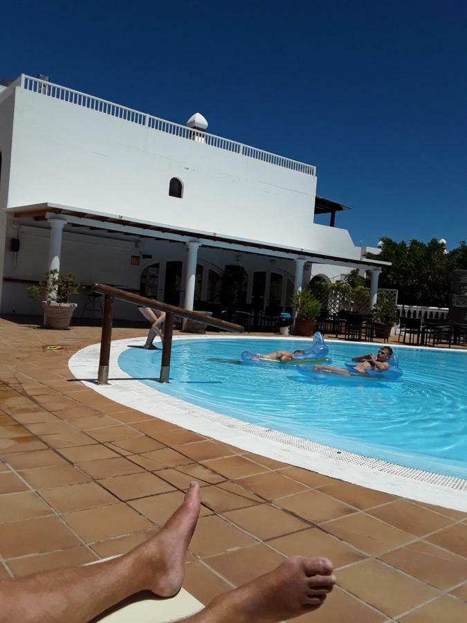 Le Parisien Apartment Costa Teguise Bagian luar foto